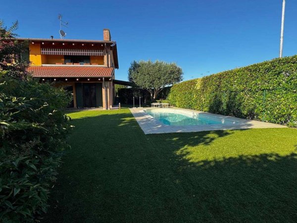 casa indipendente in vendita a San Giorgio Bigarello in zona Mottella