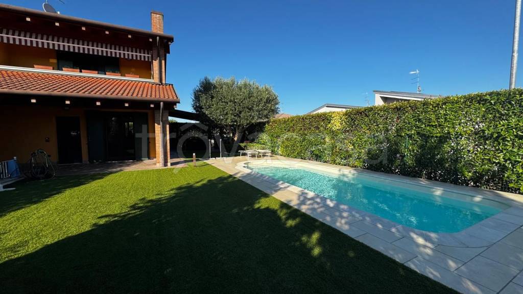 casa indipendente in vendita a San Giorgio Bigarello