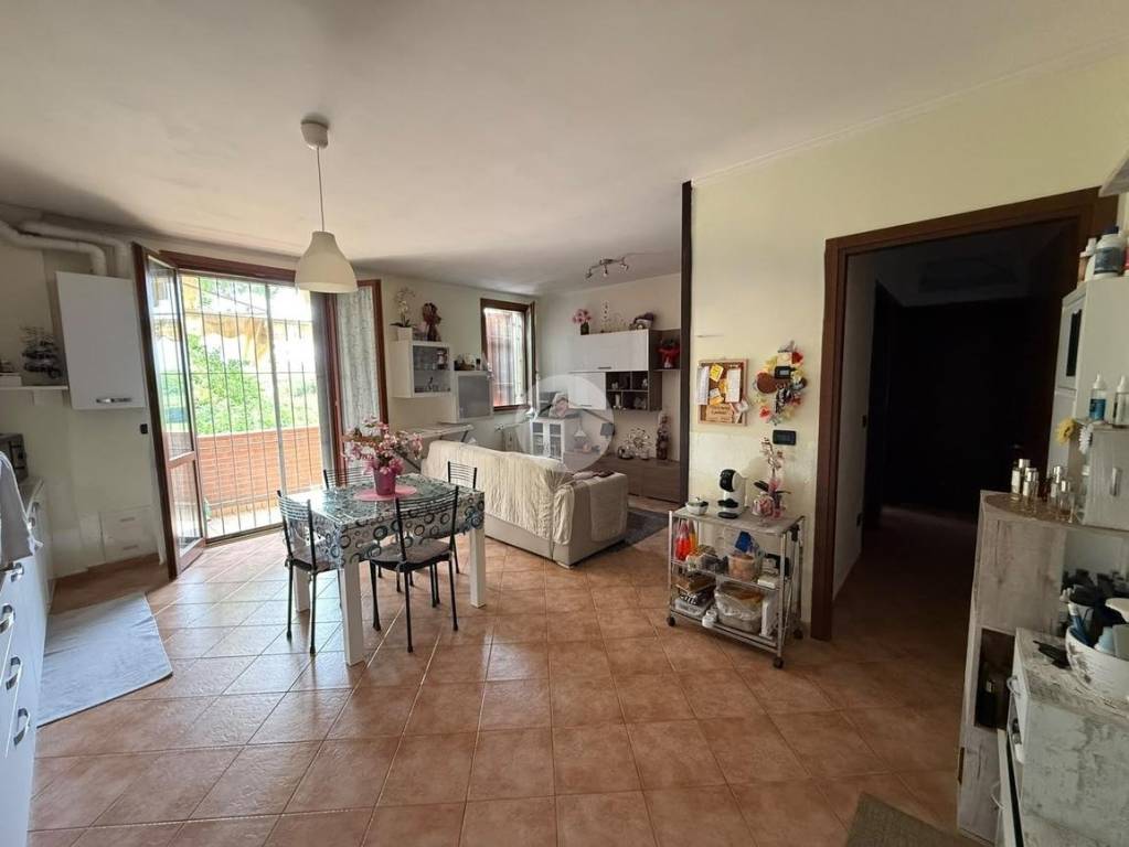 appartamento in vendita a San Giorgio Bigarello in zona Caselle