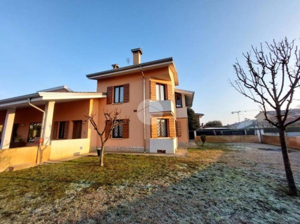 casa indipendente in vendita a San Giorgio Bigarello in zona Mottella