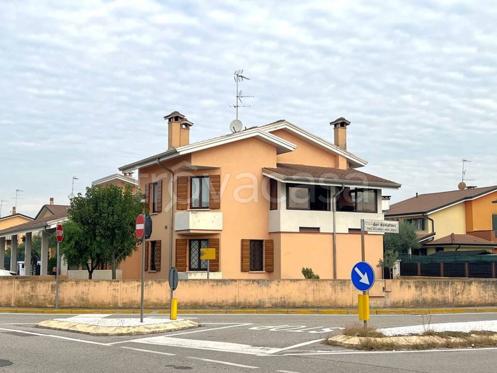 casa indipendente in vendita a San Giorgio Bigarello in zona Mottella