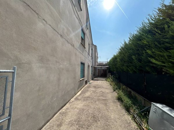 casa indipendente in vendita a San Giovanni del Dosso