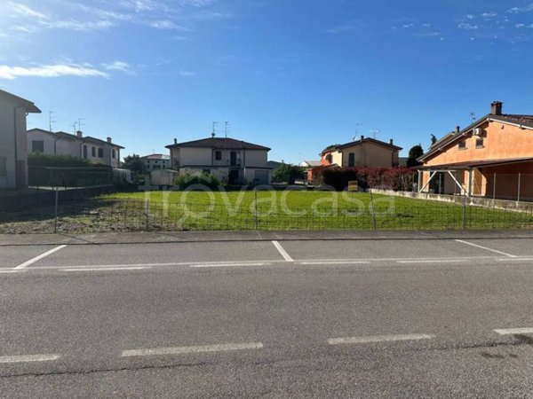 casa indipendente in vendita a San Giovanni del Dosso