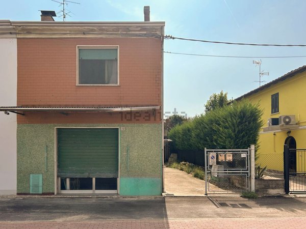 casa indipendente in vendita a San Giovanni del Dosso