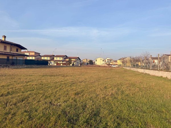 terreno edificabile in vendita a San Martino dall'Argine