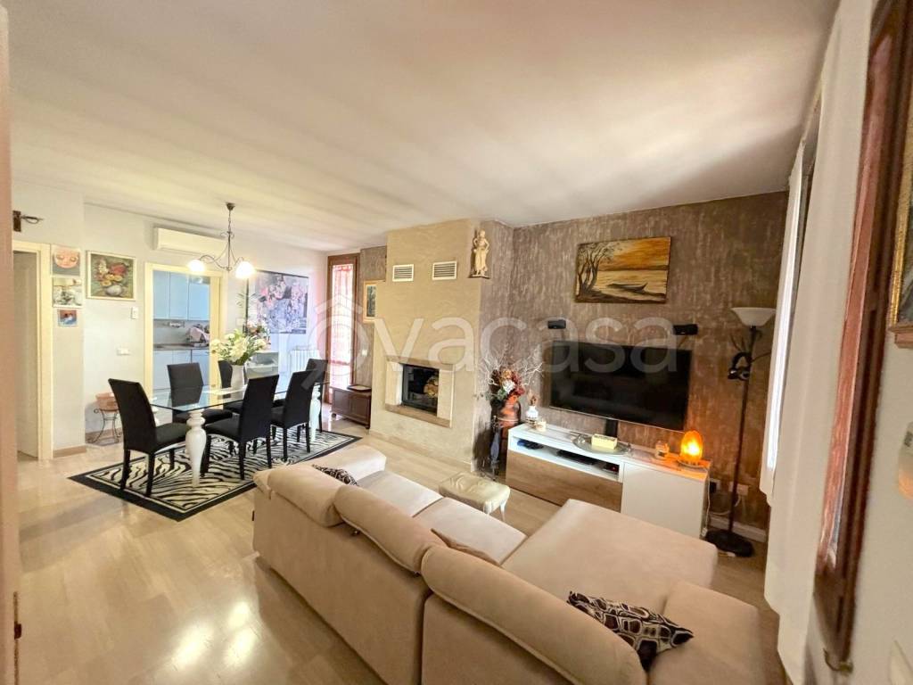 casa indipendente in vendita a Schivenoglia