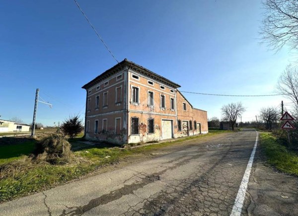 casa indipendente in vendita a Schivenoglia