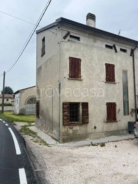casa indipendente in vendita a Schivenoglia in zona Brazzuolo