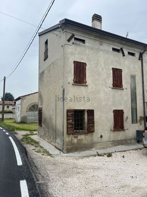 casa indipendente in vendita a Schivenoglia in zona Brazzuolo