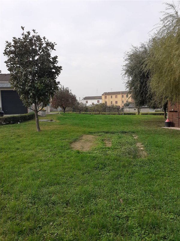 casa indipendente in vendita a Schivenoglia in zona Brazzuolo