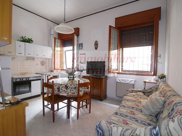 casa indipendente in vendita a Sermide e Felonica in zona Felonica