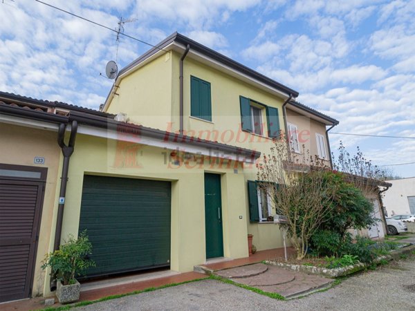 casa indipendente in vendita a Sermide e Felonica in zona Sermide