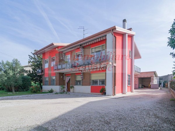 casa indipendente in vendita a Sermide e Felonica in zona Santa Croce