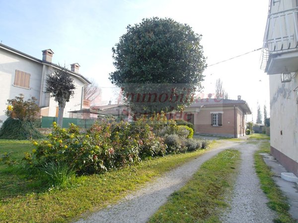 casa indipendente in vendita a Sermide e Felonica