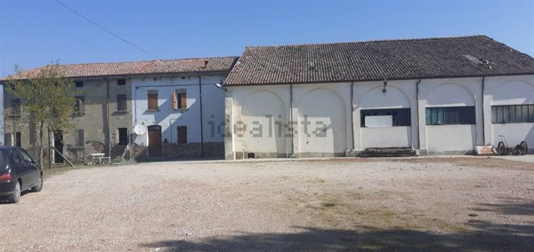 casa indipendente in vendita a Sermide e Felonica in zona Sermide