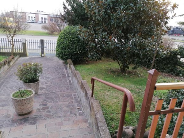 casa indipendente in vendita a Sermide e Felonica