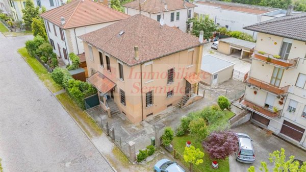casa indipendente in vendita a Sermide e Felonica in zona Sermide