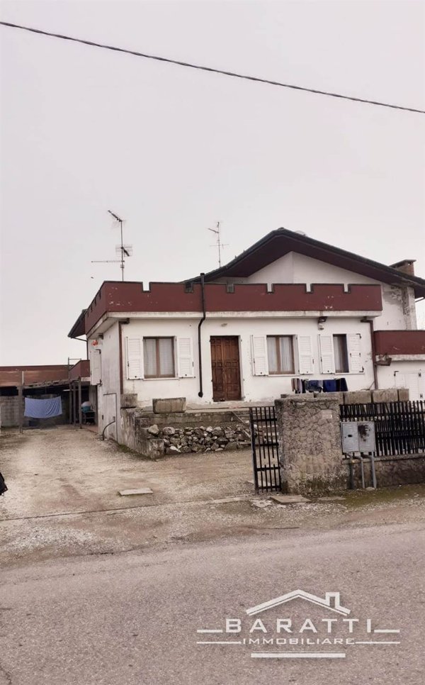 casa indipendente in vendita a Sermide e Felonica in zona Sermide
