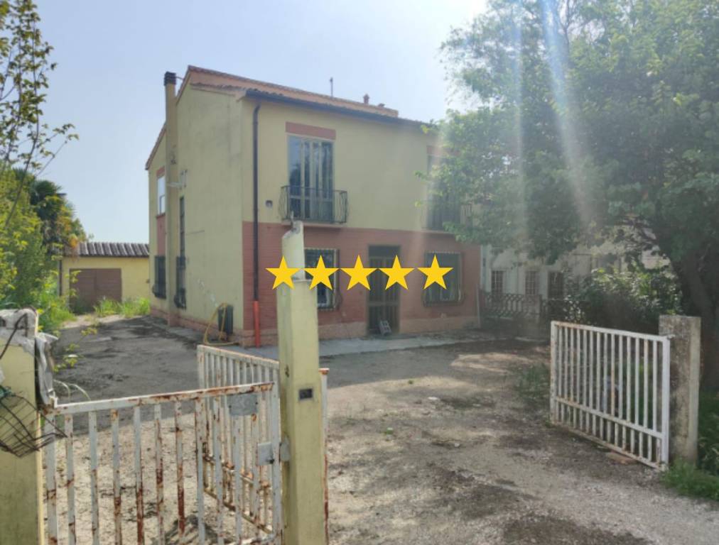 casa indipendente in vendita a Sermide e Felonica