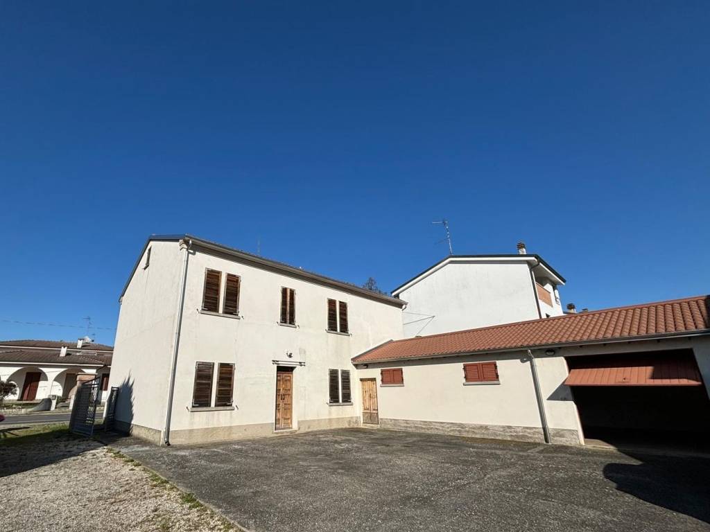 casa indipendente in vendita a Sermide e Felonica in zona Caposotto