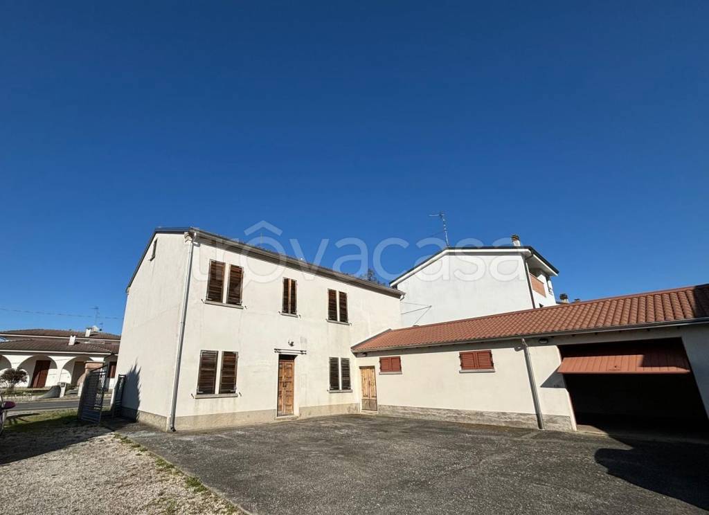 casa indipendente in vendita a Sermide e Felonica in zona Caposotto
