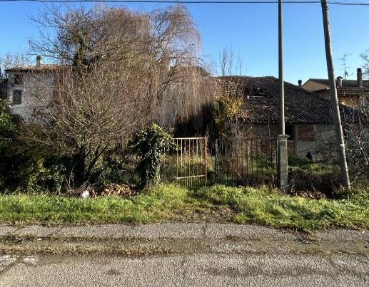 casa indipendente in vendita a Sermide e Felonica in zona Moglia