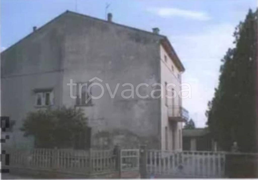 casa indipendente in vendita a Sermide e Felonica in zona Sermide