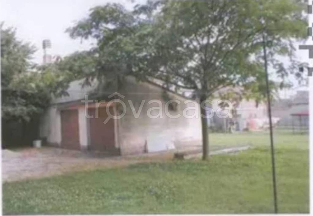 casa indipendente in vendita a Sermide e Felonica in zona Sermide