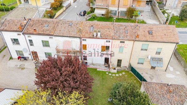 casa indipendente in vendita a Sermide e Felonica in zona Moglia