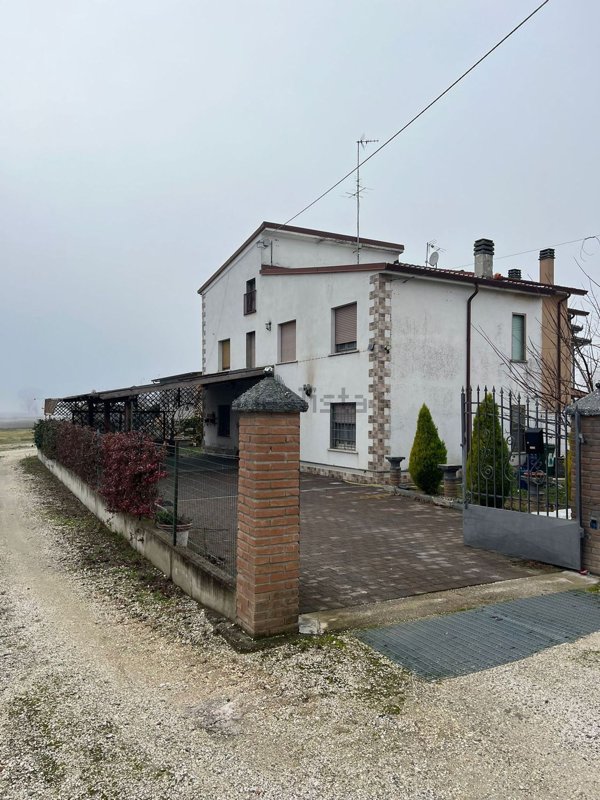 casa indipendente in vendita a Sermide e Felonica