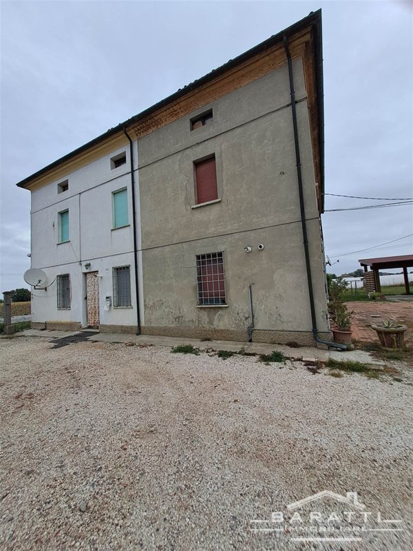 casa indipendente in vendita a Sermide e Felonica in zona Sermide