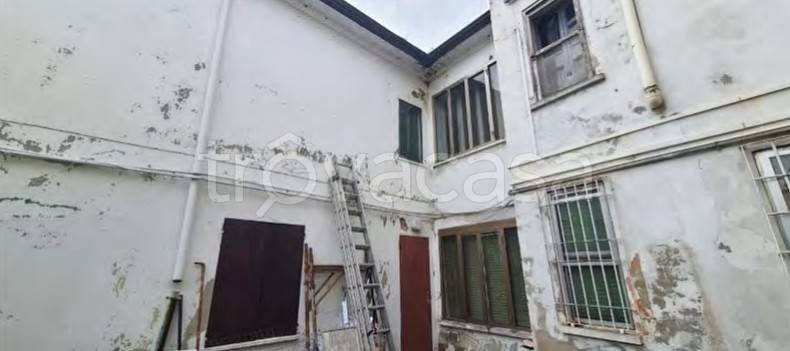 casa indipendente in vendita a Sermide e Felonica in zona Sermide