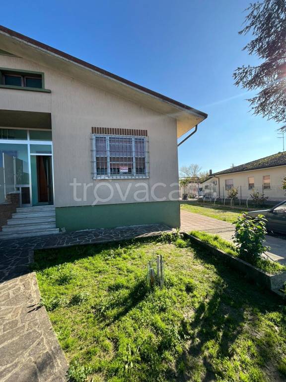 casa indipendente in vendita a Sermide e Felonica in zona Santa Croce