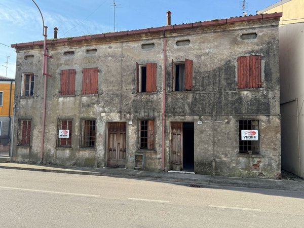 casa indipendente in vendita a Sermide e Felonica in zona Felonica