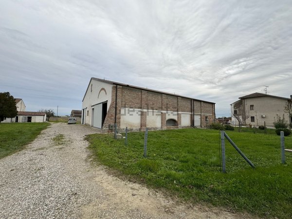 casa indipendente in vendita a Sermide e Felonica
