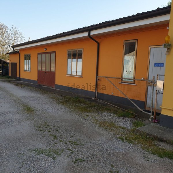 locale di sgombero in vendita a Sermide e Felonica