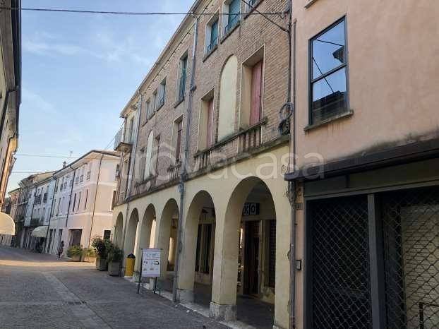 appartamento in vendita a Sermide e Felonica in zona Sermide