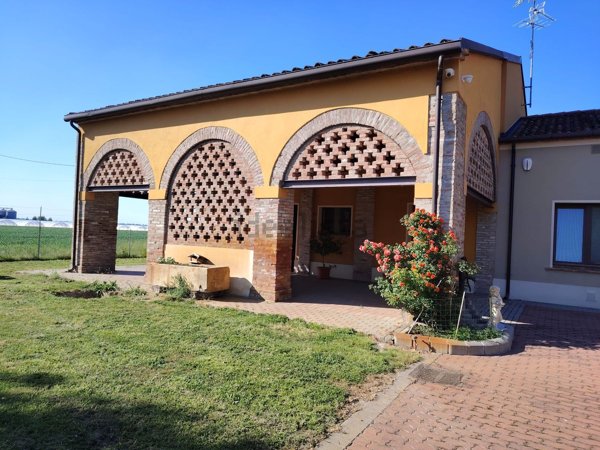 casa indipendente in vendita a Sermide e Felonica in zona Sermide