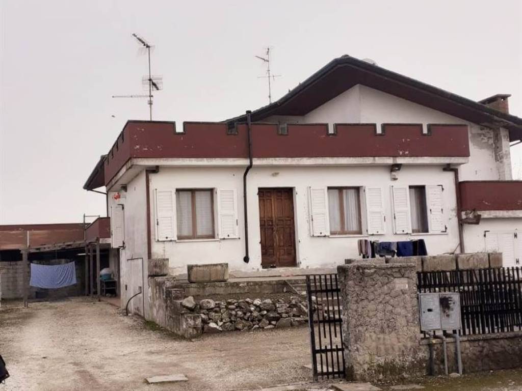 casa indipendente in vendita a Sermide e Felonica