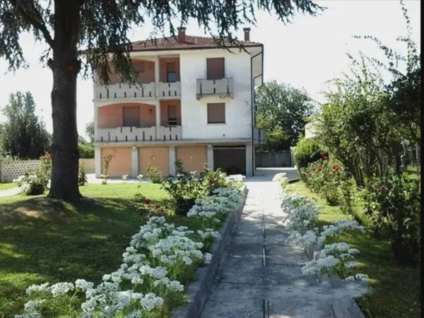 appartamento in vendita a Sermide e Felonica in zona Felonica