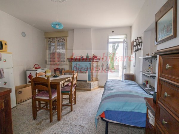 casa indipendente in vendita a Sermide e Felonica in zona Quatrelle