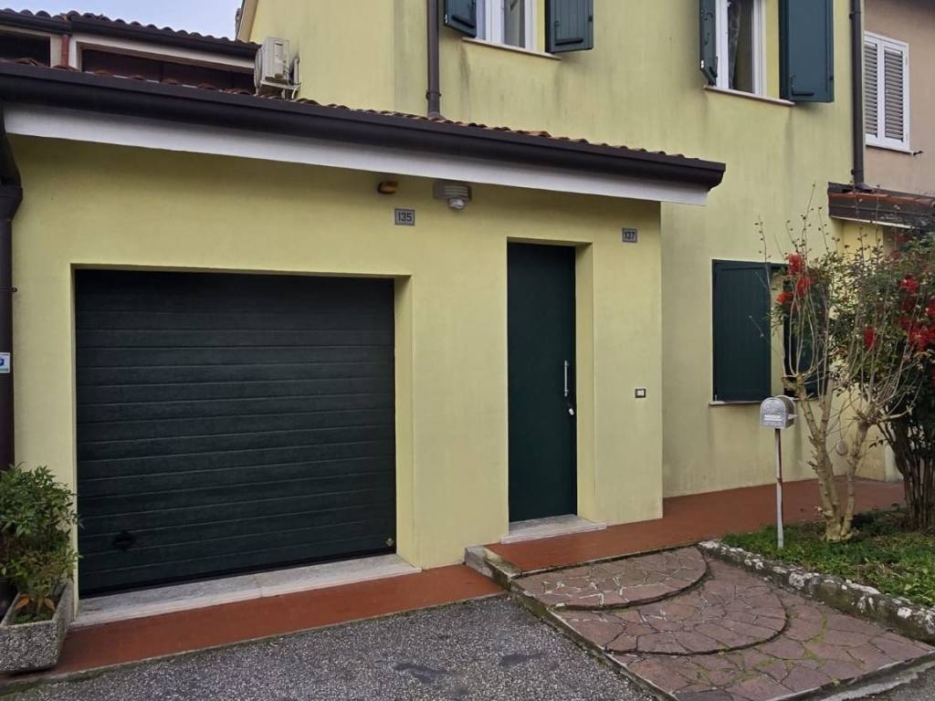 casa indipendente in vendita a Sermide e Felonica in zona Sermide