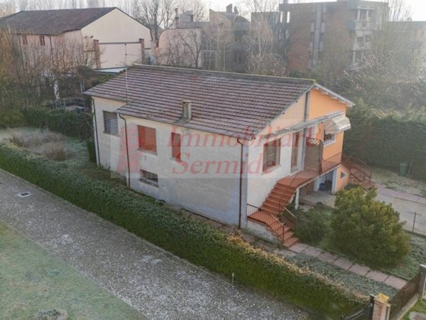 casa indipendente in vendita a Sermide e Felonica