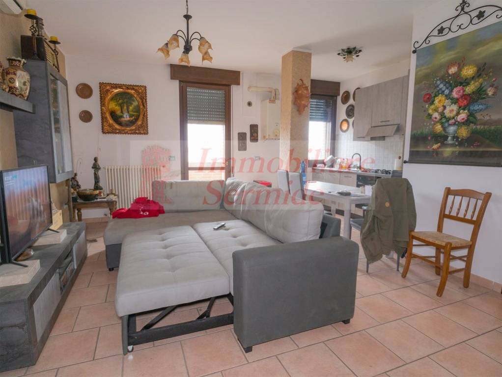 appartamento in vendita a Sermide e Felonica in zona Sermide