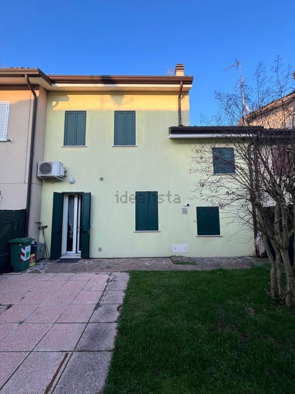 casa indipendente in vendita a Sermide e Felonica in zona Sermide