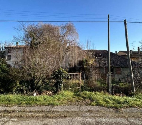 casa indipendente in vendita a Sermide e Felonica in zona Sermide