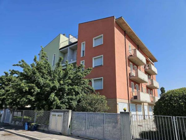 appartamento in vendita a Sermide e Felonica in zona Sermide