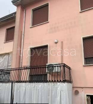 casa indipendente in vendita a Sermide e Felonica in zona Sermide