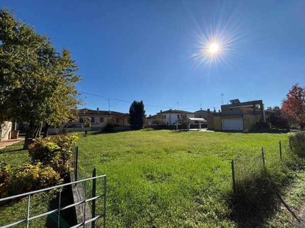 terreno edificabile in vendita a Sermide e Felonica in zona Sermide