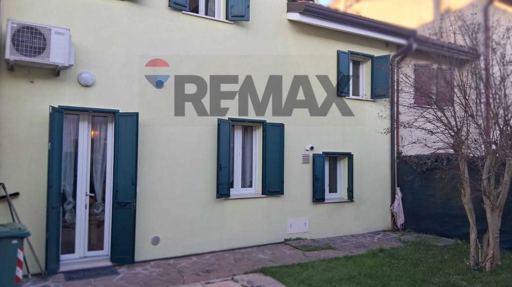casa indipendente in vendita a Sermide e Felonica in zona Sermide